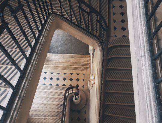 В парижском Sciences Po винтовые лестницы потрясающей красоты - Валерия Чикина
